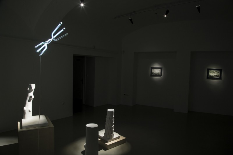 001_flashforward_installation_view_with_works_of_kitti_gosztola_kisterem_2019